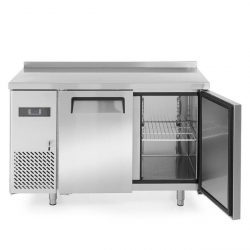 Stół chłodniczy Kitchen Line 2-drzwiowy z agregatem bocznym, linia 600 HENDI 233344 233344