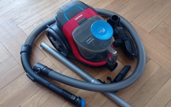 Odkurzacz bezworkowy Philips FC9330/09 UŻYWANY (900W; kolor czarny, kolor czerwony)