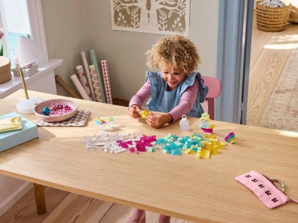 LEGO CLASSIC 11040 Magiczny zestaw z przezroczystymi klockami
