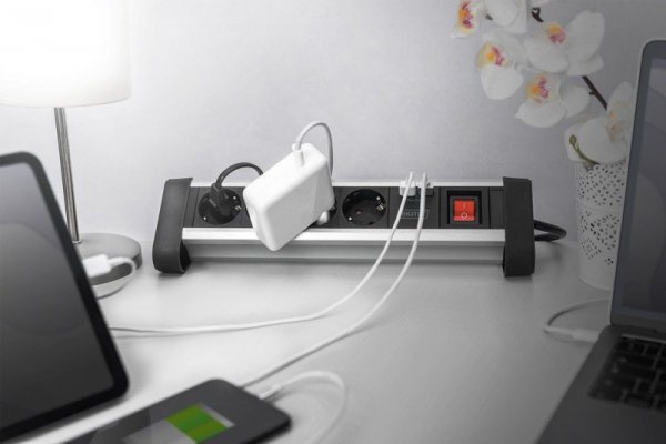Digitus Listwa zasilająca biurowa 45° 4 gniazdowa, 2x USB (5V/2A) z możliwością obrotu o 290° aluminiowa HQ