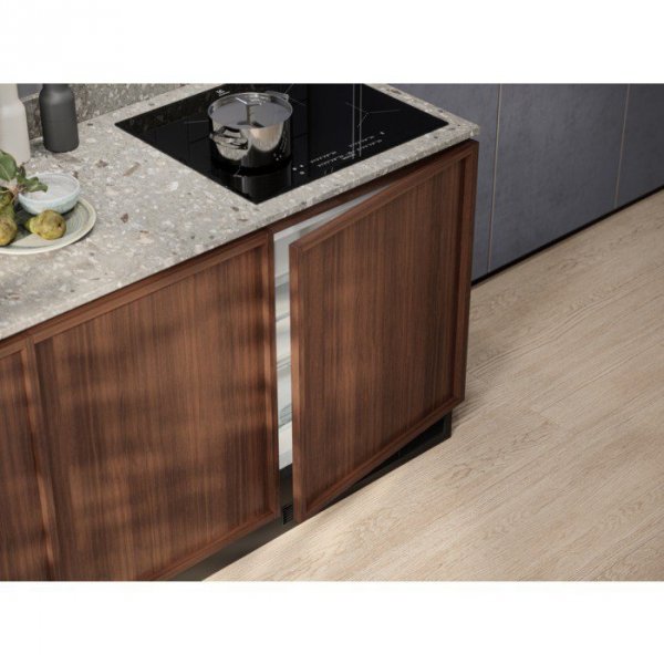 Electrolux Chłodziarka LXB2AE82S