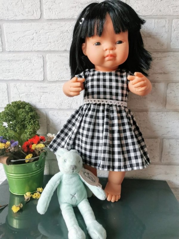 Olimi sukienka dla lalki Miniland 38cm czarno biała kratka