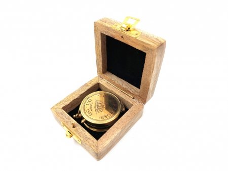 Kompas mosiężny z zegarem słonecznym w drewnianym pudełku 1058