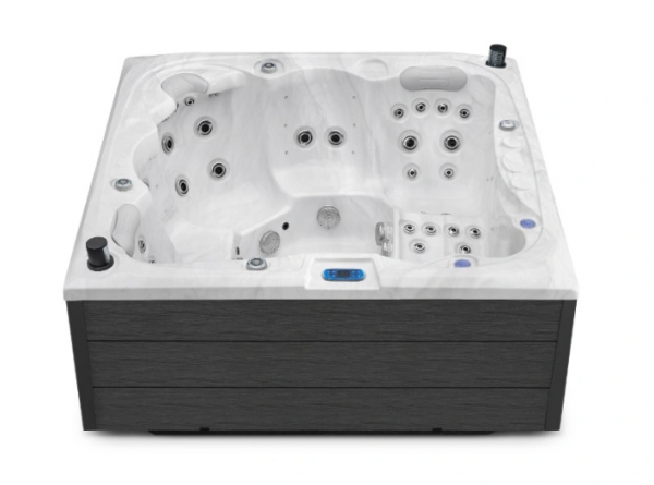 Canadian Spa - Montreal - White marble