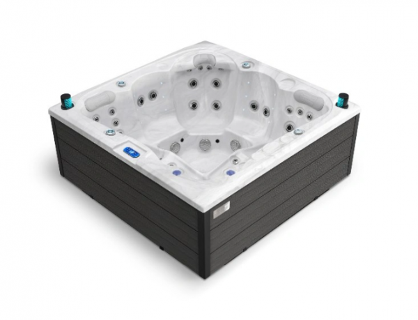 Canadian Spa - Montreal - White marble