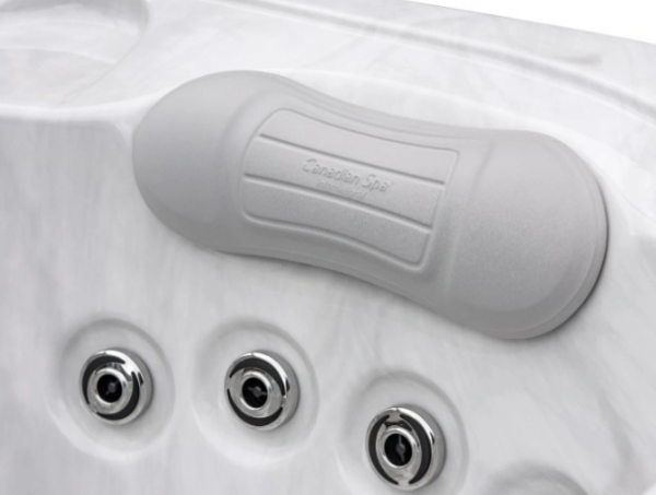 Canadian Spa - Montreal - White marble