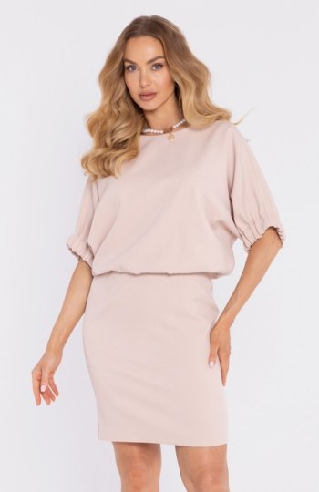 Moe sukienka bluzowana z rozciętymi plecami jasnobeżowa M904