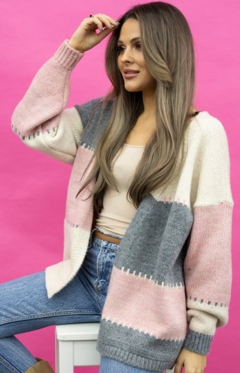 Kardigan oversize Merci – niezapinany sweter damski pudrowy