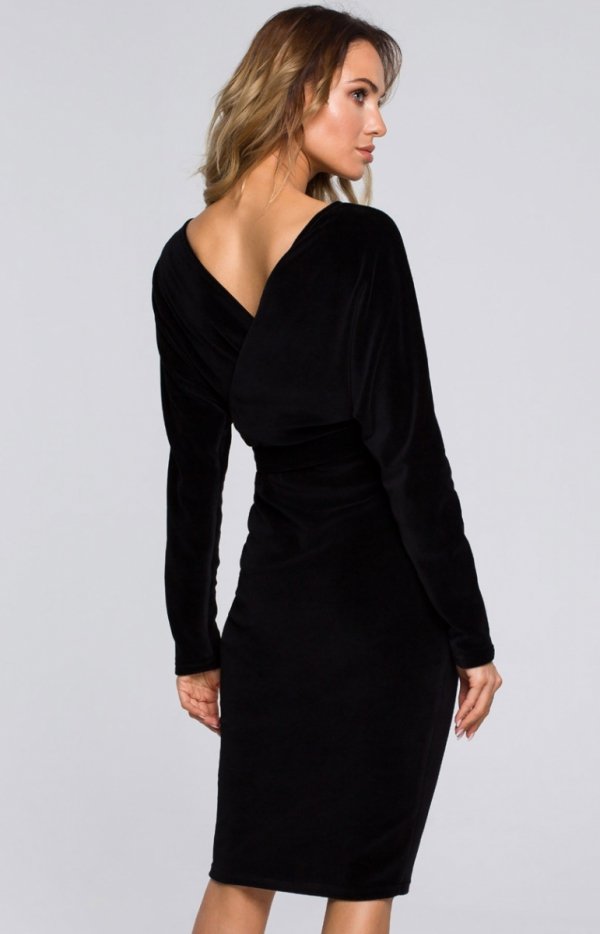 Elegancka welurowa sukienka midi M561 czarna tył