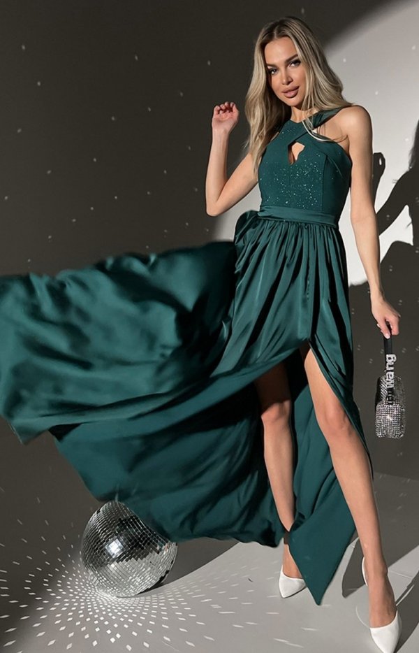 Wieczorowa długa sukienka z błyskiem zielona
