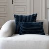 Cordian Dunkelblaues Dekokissen 50x50 Prestige Line