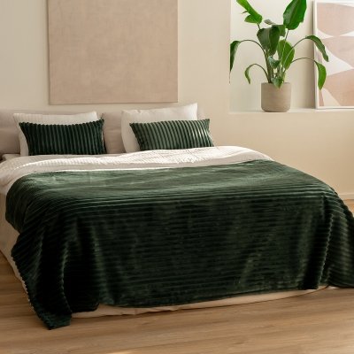 Geneva Black Bedroom Set: 2 Pillows + Bedspread