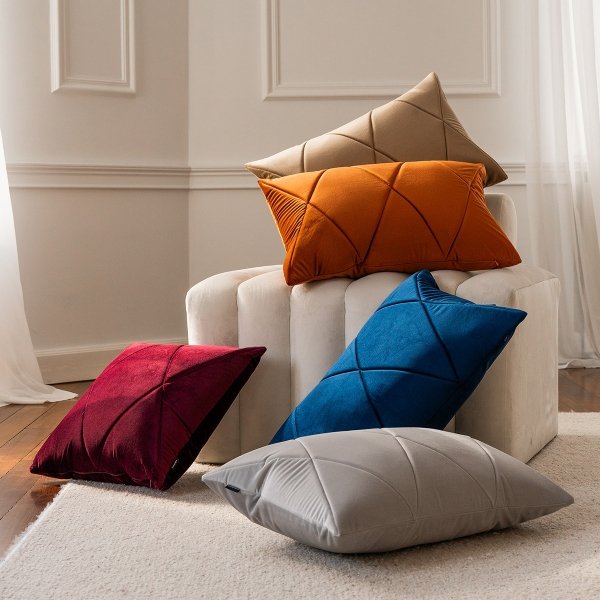 Touch Decorative Pillow Black 45x45 MOODI