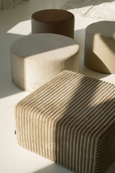 Beżowa okrągła pufa Cozy 45x35