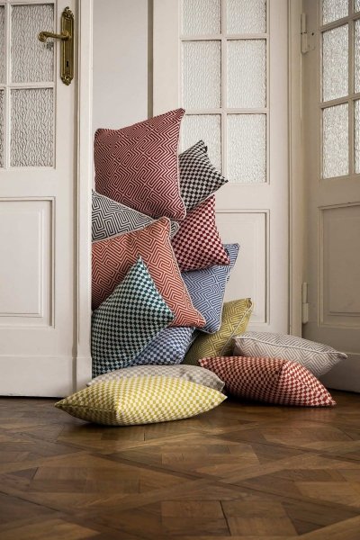 Mosaica czerwona poduszka dekoracyjna 50x30