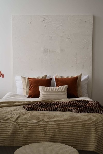 Miedziano-beżowy zestaw 5 poduszek dekoracyjnych do sypialni Cord