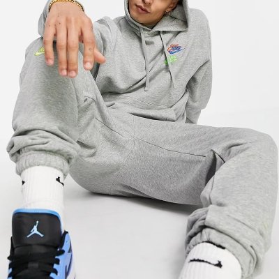 Bluza Nike męska kangurka szara wyszywane logo