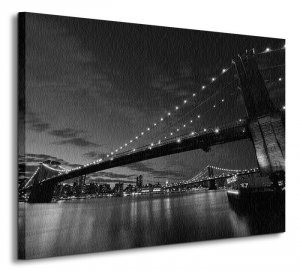 Obraz na płótnie -  Brooklyn Bridge nocą BW - 60x80 cm