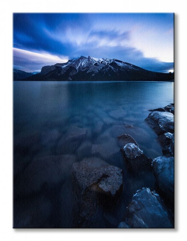 Lake Minnewanka, Canada - obraz na płótnie
