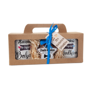 Zestaw dla kochanych dziadków z solą do kąpieli i dwoma kubkami w ozdobnym opakowaniu Szczęście to bycie Babcią - Szczęście to bycie Dziadkiem